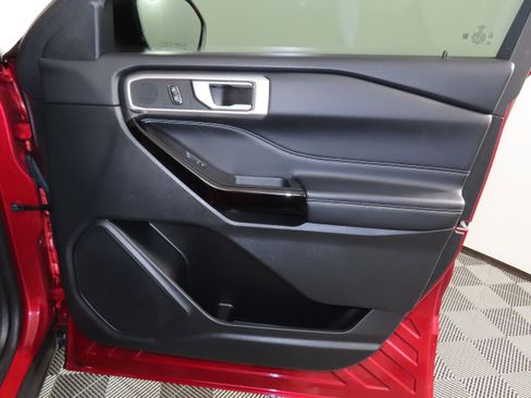 Used 2023 Ford Explorer ST image 53