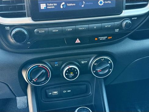 Used 2022 Hyundai Venue SE image 15