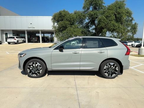 Used 2026 Volvo XC60 B5 Plus w/ Protection Package Premier AWD/4WD image 3