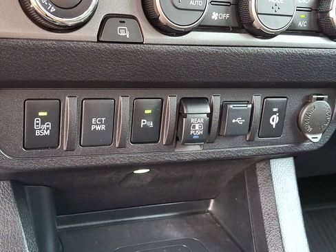 Certified 2020 Toyota Tacoma TRD Sport w/ TRD Premium Sport Package AWD/4WD image 28