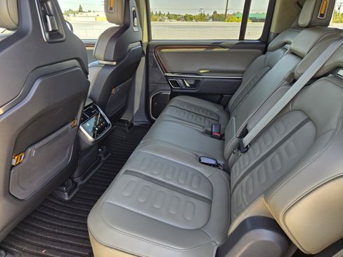 Used 2023 Rivian R1S Adventure AWD/4WD image 21