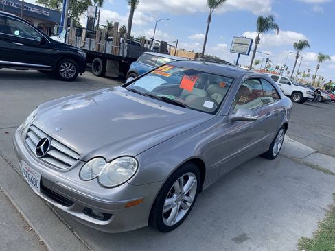 Used 2006 Mercedes-Benz CLK 350 Coupe image 2
