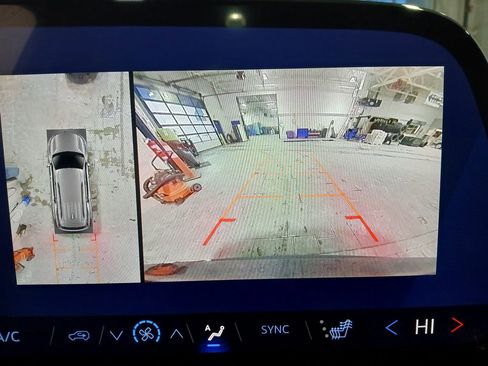 New 2026 Chevrolet Traverse Z71 w/ Driver Confidence Package image 27