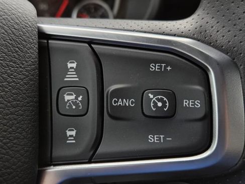 New 2026 RAM 1500 Express AWD/4WD image 23