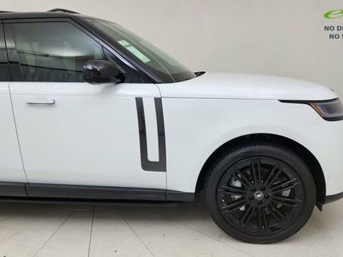 Used 2025 Land Rover Range Rover SE AWD/4WD image 7