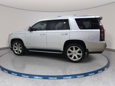Used 2018 Cadillac Escalade Luxury image 9