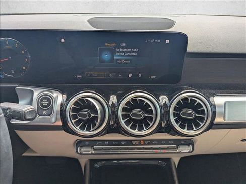 Used 2023 Mercedes-Benz GLB 250 image 12