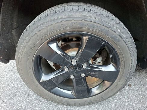 Used 2015 Jeep Grand Cherokee Altitude AWD/4WD image 8