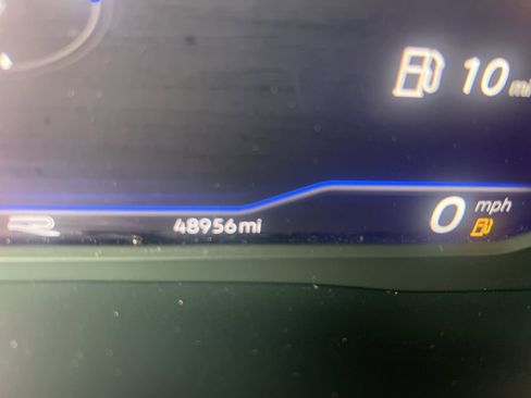 Used 2022 Volkswagen Atlas Cross Sport SEL R-Line image 29