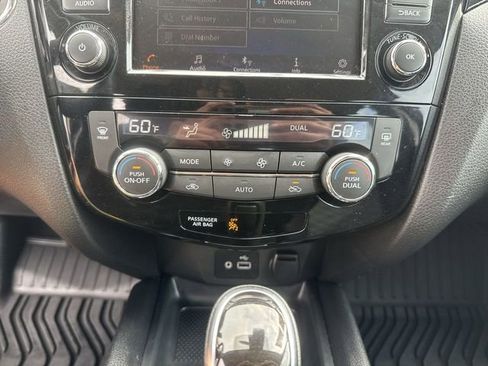 Used 2022 Nissan Rogue Sport SV image 19