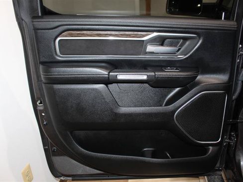 Used 2019 RAM 1500 Laramie AWD/4WD image 32