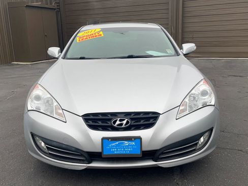 Used 2011 Hyundai Genesis 3.8 image 1