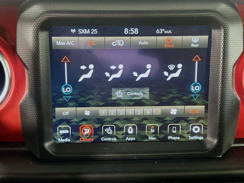 Used 2023 Jeep Wrangler Unlimited Rubicon w/ Cold Weather Group AWD/4WD image 16