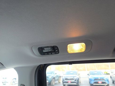 Used 2022 Honda Odyssey Elite image 15