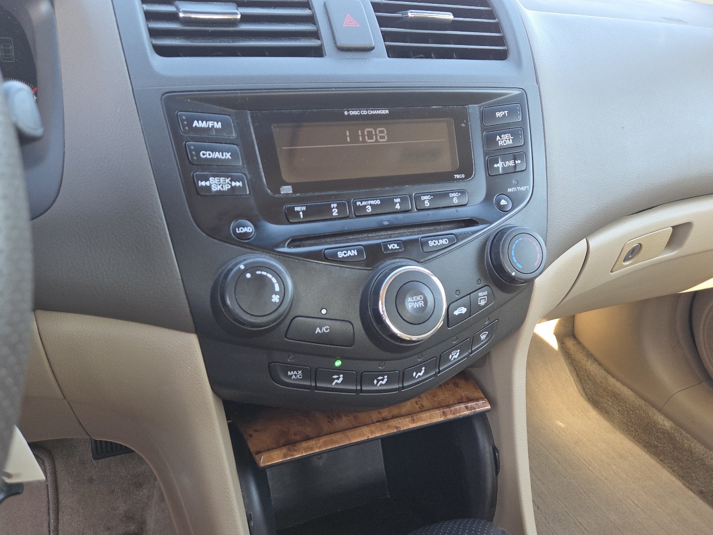 Used 2005 Honda Accord EX image 26