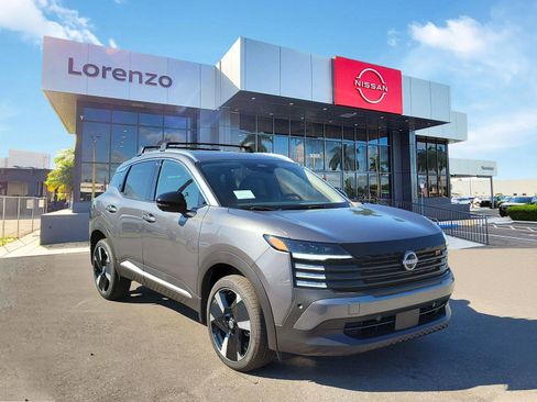 New 2026 Nissan Kicks SR image 3