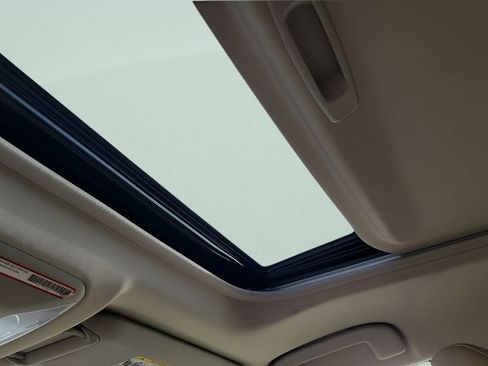 Used 2021 Toyota RAV4 XLE Premium image 20