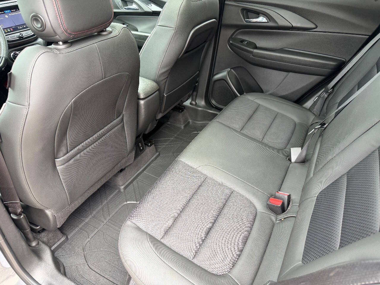 Used 2022 Chevrolet TrailBlazer RS w/ Sun and Liftgate Package FWD image 18