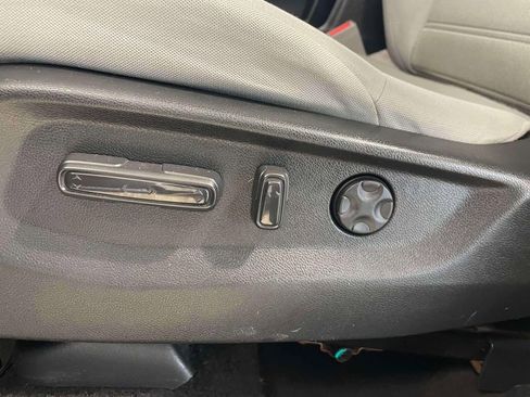 Used 2017 Honda CR-V EX image 17