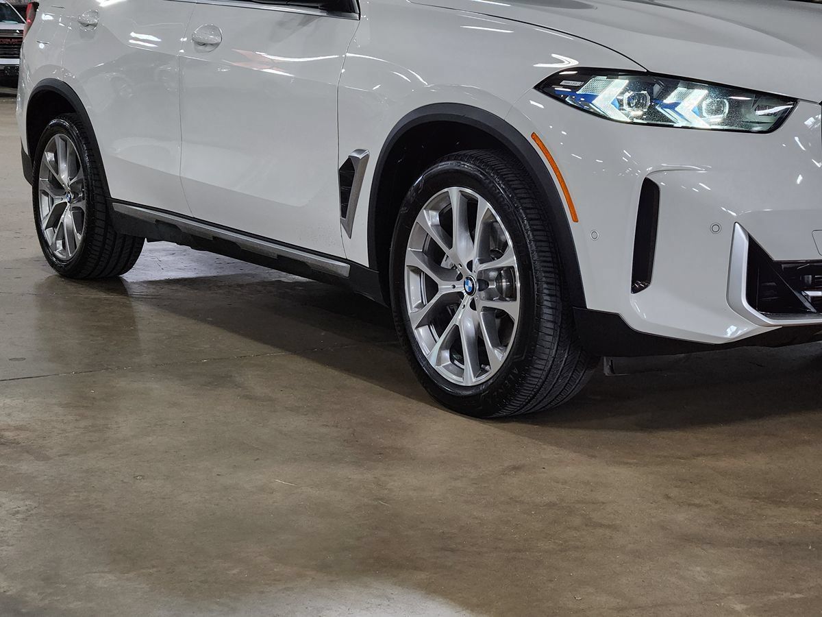Used 2024 BMW X5 xDrive40i w/ Premium Package AWD/4WD image 16