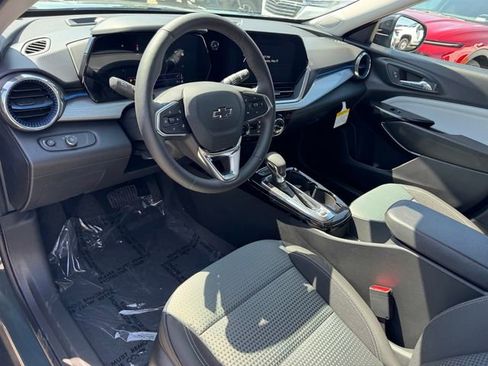 New 2026 Chevrolet Trax LT w/ Driver Confidence Package FWD image 11