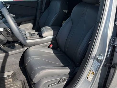 Used 2025 Acura RDX SH-AWD image 5