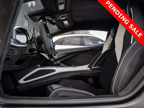 Used 2024 Lamborghini Revuelto image 33