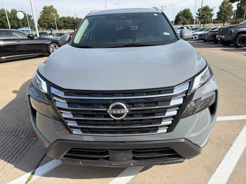Used 2026 Nissan Rogue SV w/ SV Premium Package FWD image 2