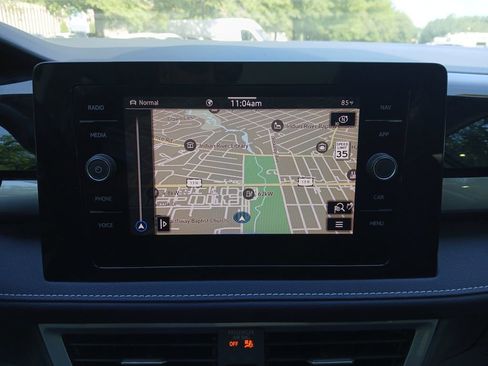 New 2025 Volkswagen Taos SEL image 19