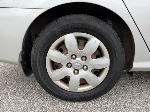 Used 2009 Hyundai Elantra GLS FWD image 23
