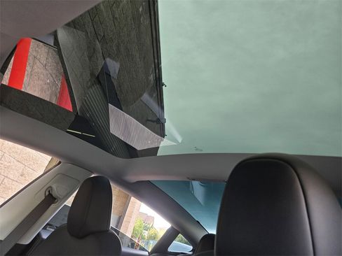 Used 2023 Tesla Model 3 Standard Range image 16