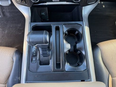 Used 2021 Ford F150 Lariat w/ Equipment Group 502A High image 18