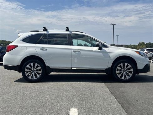 Used 2017 Subaru Outback 3.6R Touring w/ Popular Package #5A image 29