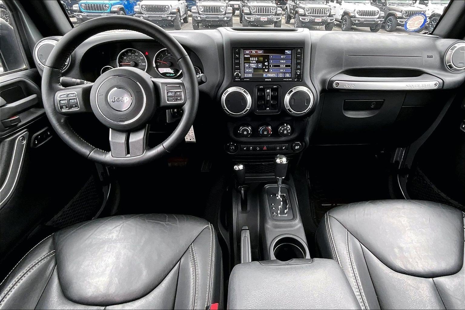 Used 2015 Jeep Wrangler Unlimited Sahara w/ Max Tow Package AWD/4WD image 12