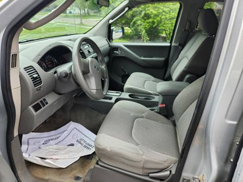 Used 2011 Nissan Frontier S AWD/4WD image 11