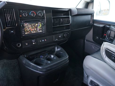 Used 2016 Chevrolet Express 2500 Extended image 26