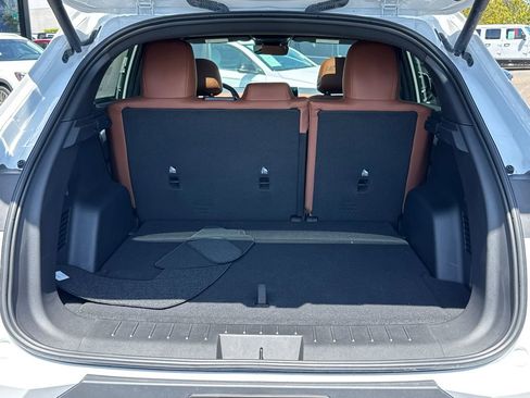 New 2025 VinFast VF 8 Plus AWD/4WD image 10