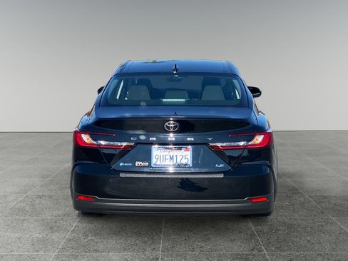 Used 2025 Toyota Camry LE image 4