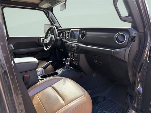 Used 2020 Jeep Gladiator Overland w/ LED Lighting Group image 9