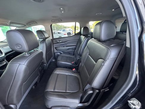 Used 2023 GMC Acadia SLT AWD/4WD image 20