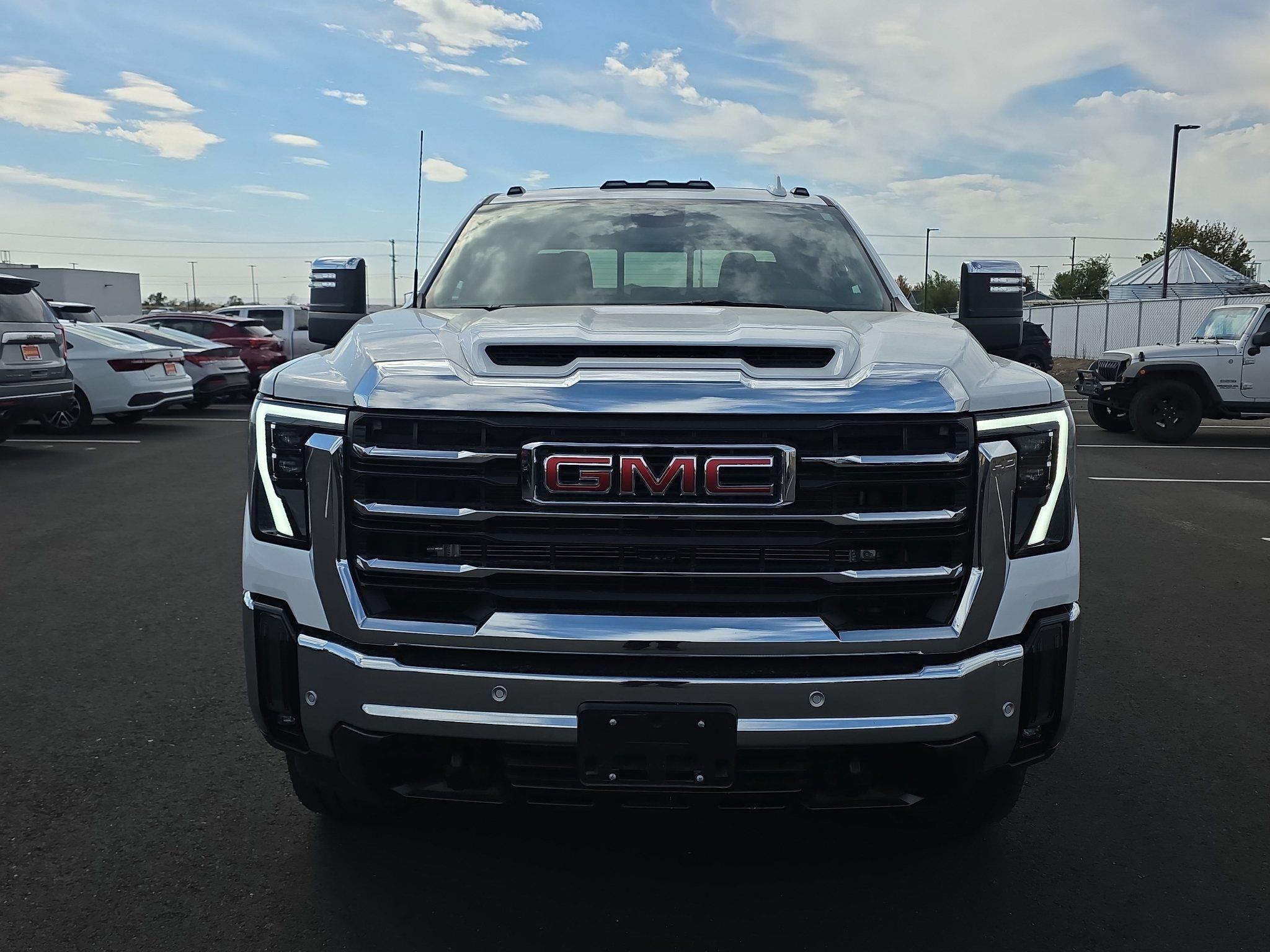 Used 2025 GMC Sierra 3500 SLT w/ SLT Premium Package AWD/4WD image 2