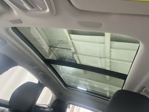 Used 2022 Volvo XC60 B5 Momentum w/ Advanced Package image 28