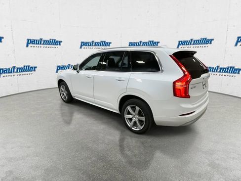 Used 2022 Volvo XC90 T5 Momentum AWD/4WD image 9