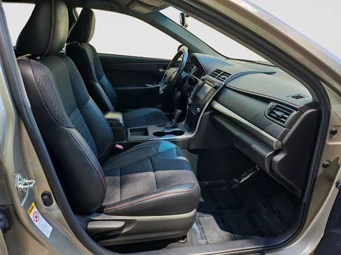 Used 2015 Toyota Camry SE FWD image 15