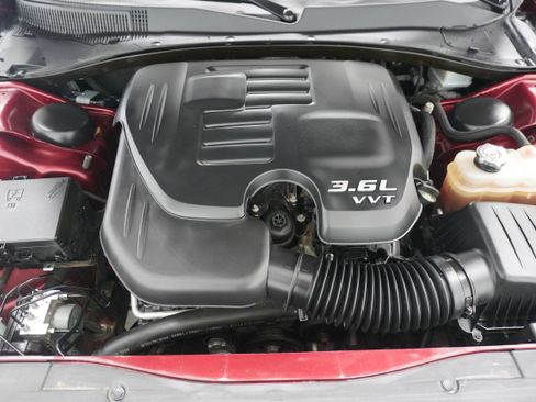 Used 2020 Chrysler 300 Touring w/ Sport Appearance Package RWD image 21