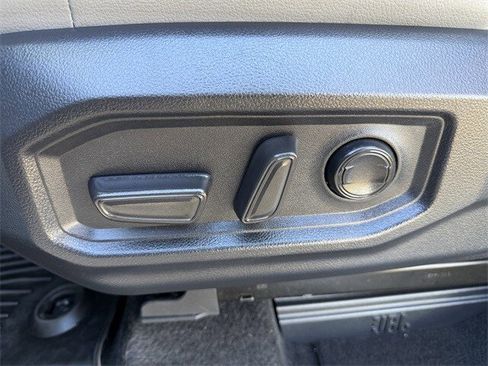 Used 2025 Toyota Tundra Limited image 29