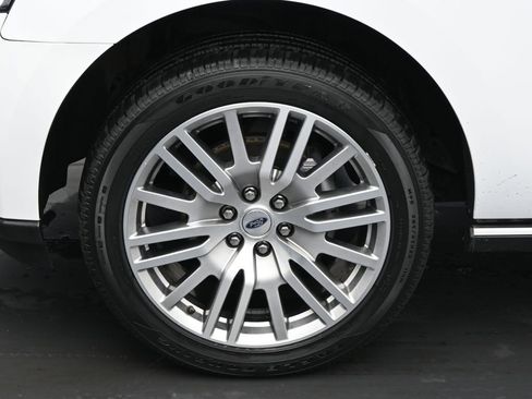 Used 2024 Ford Expedition Limited image 32