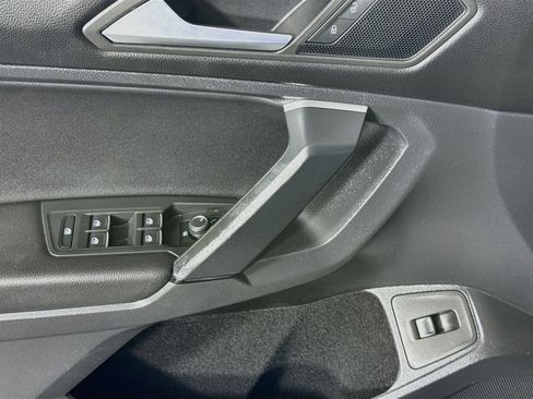 Used 2019 Volkswagen Tiguan SE FWD image 24