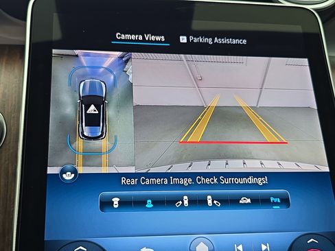 Used 2025 Mercedes-Benz GLC 300 image 23