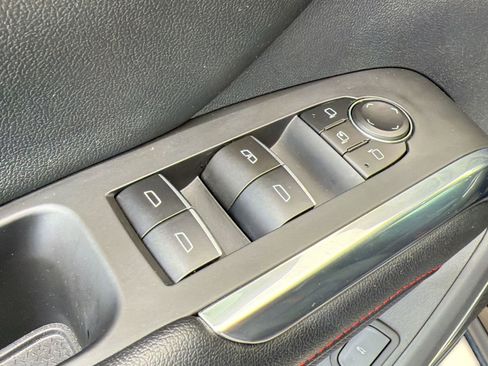 Used 2024 Chevrolet Traverse RS image 20